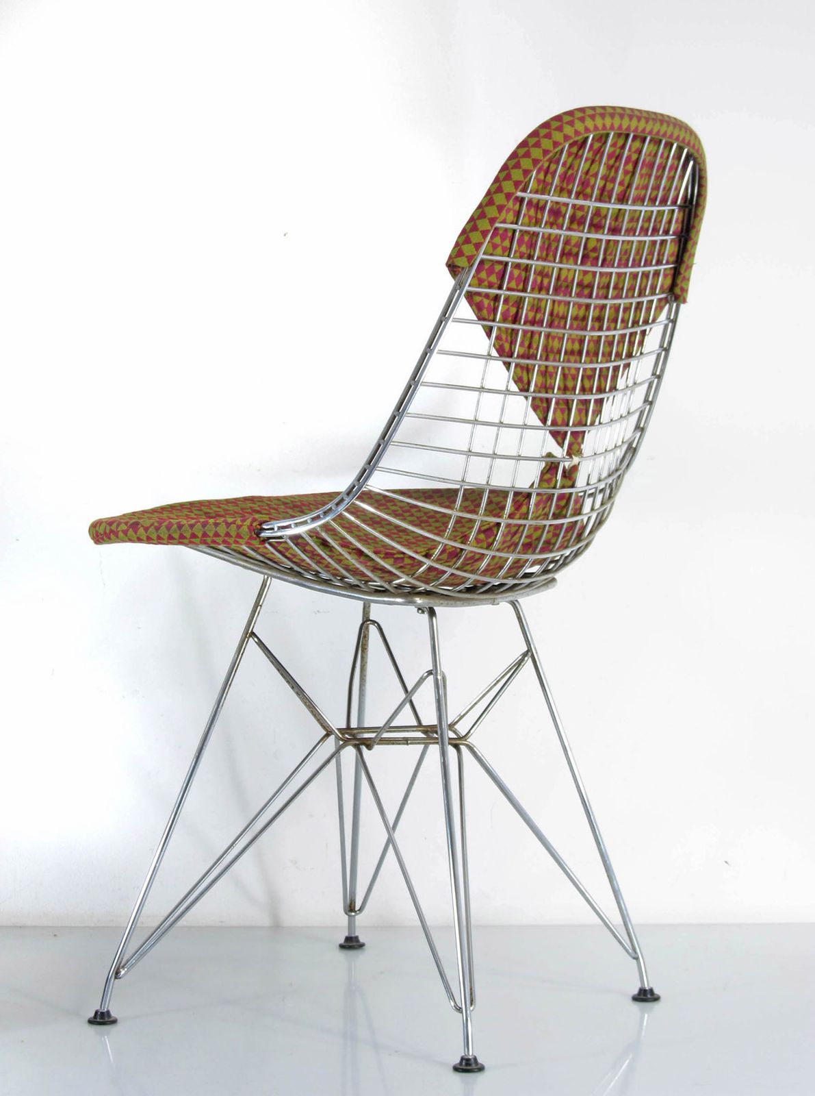 Charles Eames Dkr 2, Alexander Girard Fabric, Wire Chair photo vinterior