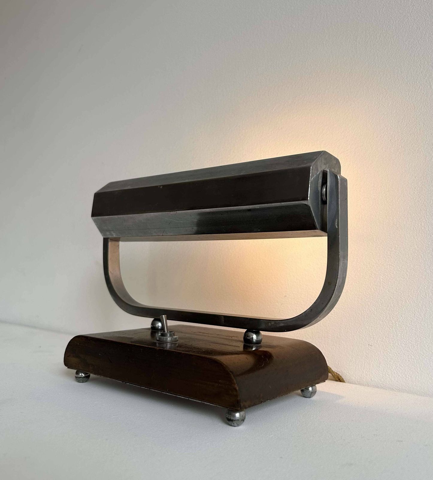 432.0 Modernist Art Deco Desk Lamp In Chromed Metal And Wood, France 1930 photo