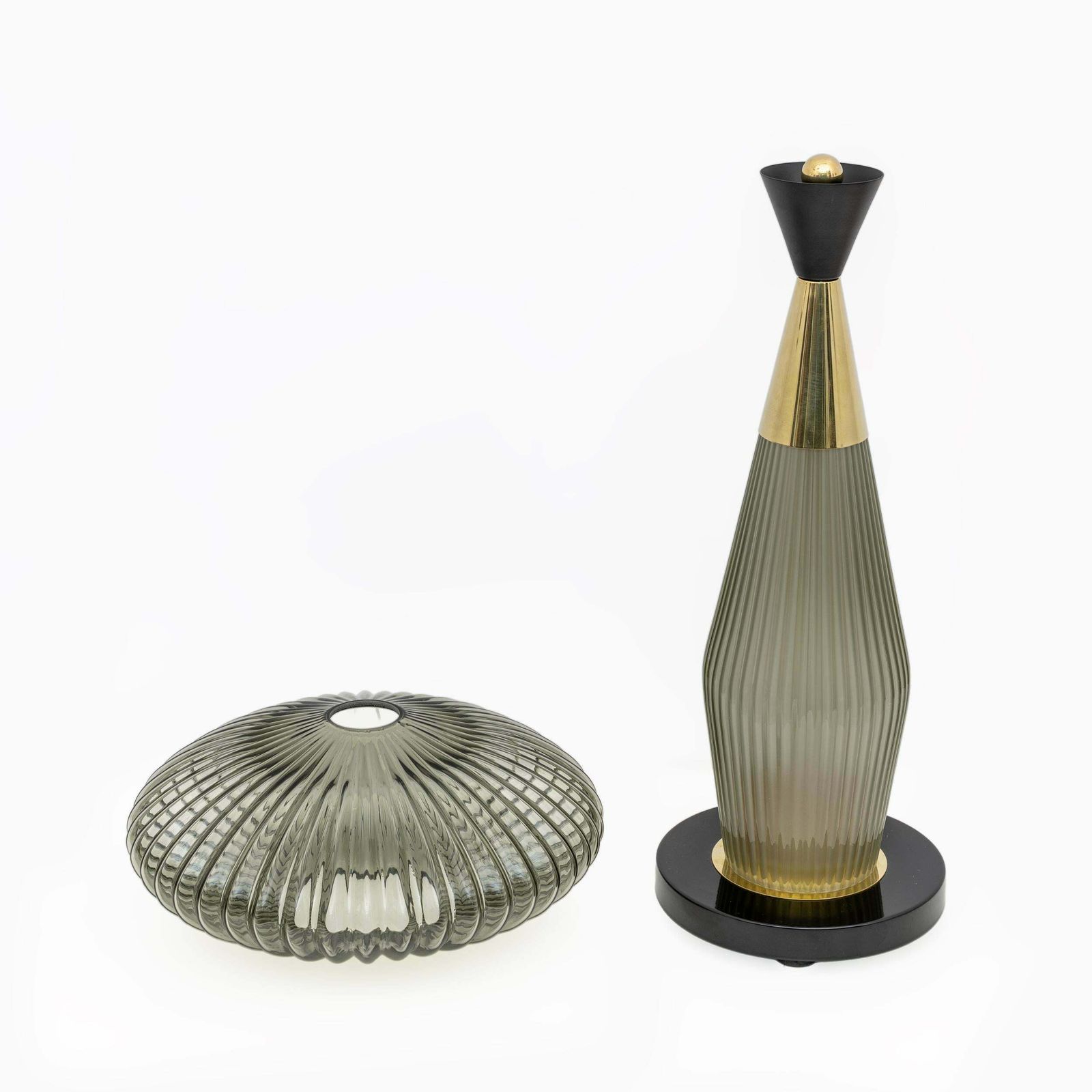 photo furniture Pair Of Mushroom Shaped Table Lamps Murano Glass And Brass Feng Shui Style