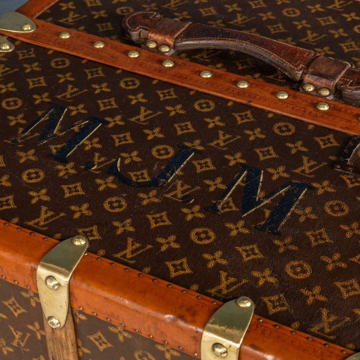 photo vintage 20th Century Louis Vuitton Wardrobe Trunk In Monogram Canvas, France C.1930