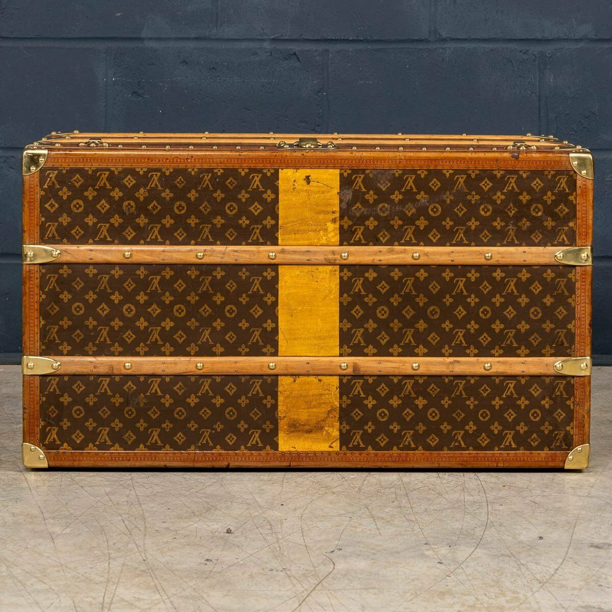 20thc Louis Vuitton Courier Trunk In Monogram Canvas, France C.1930 photo buy