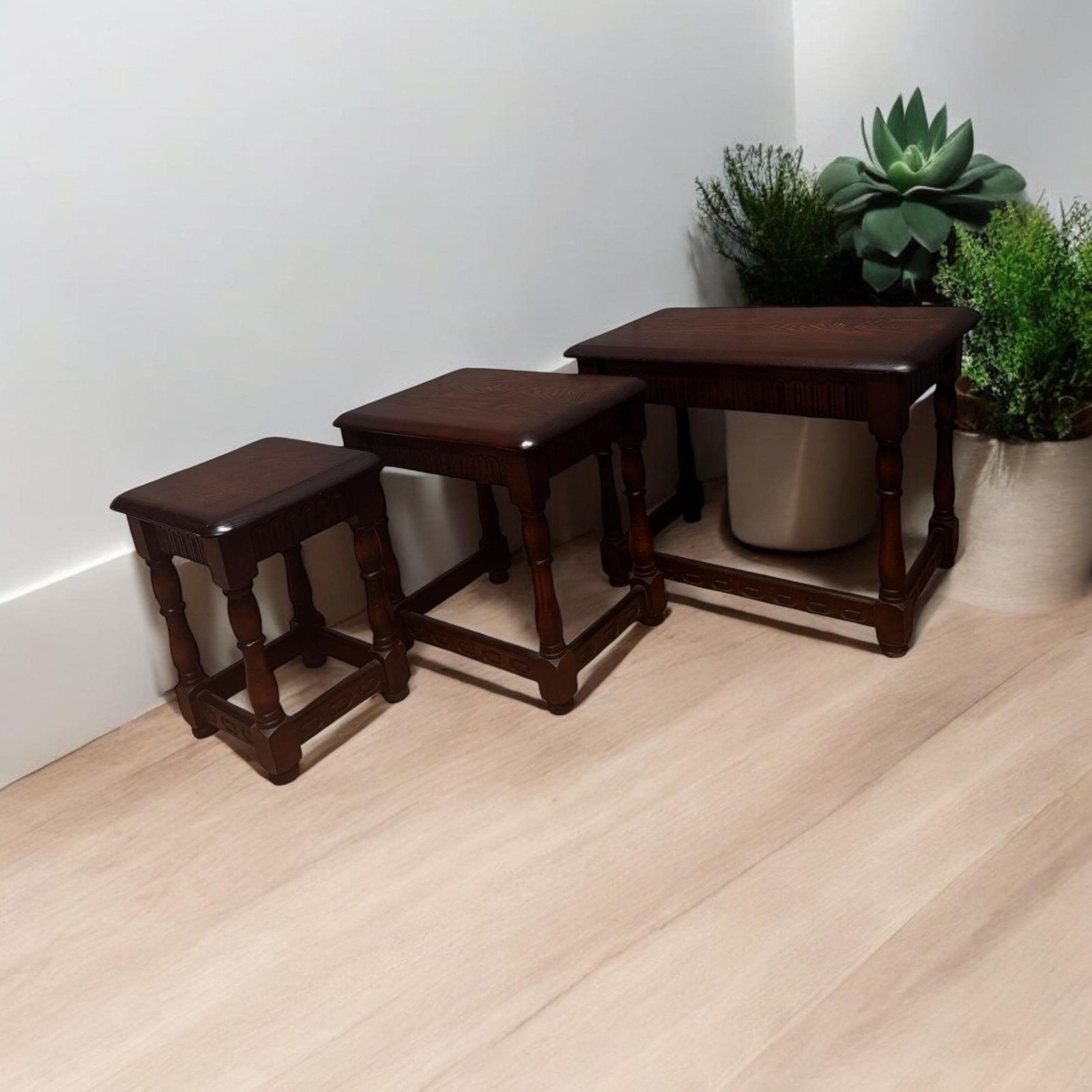 Vintage Priory Oak Tudor Style Nest Of 3 Tables / Dark Brown C1960 photo 240.0