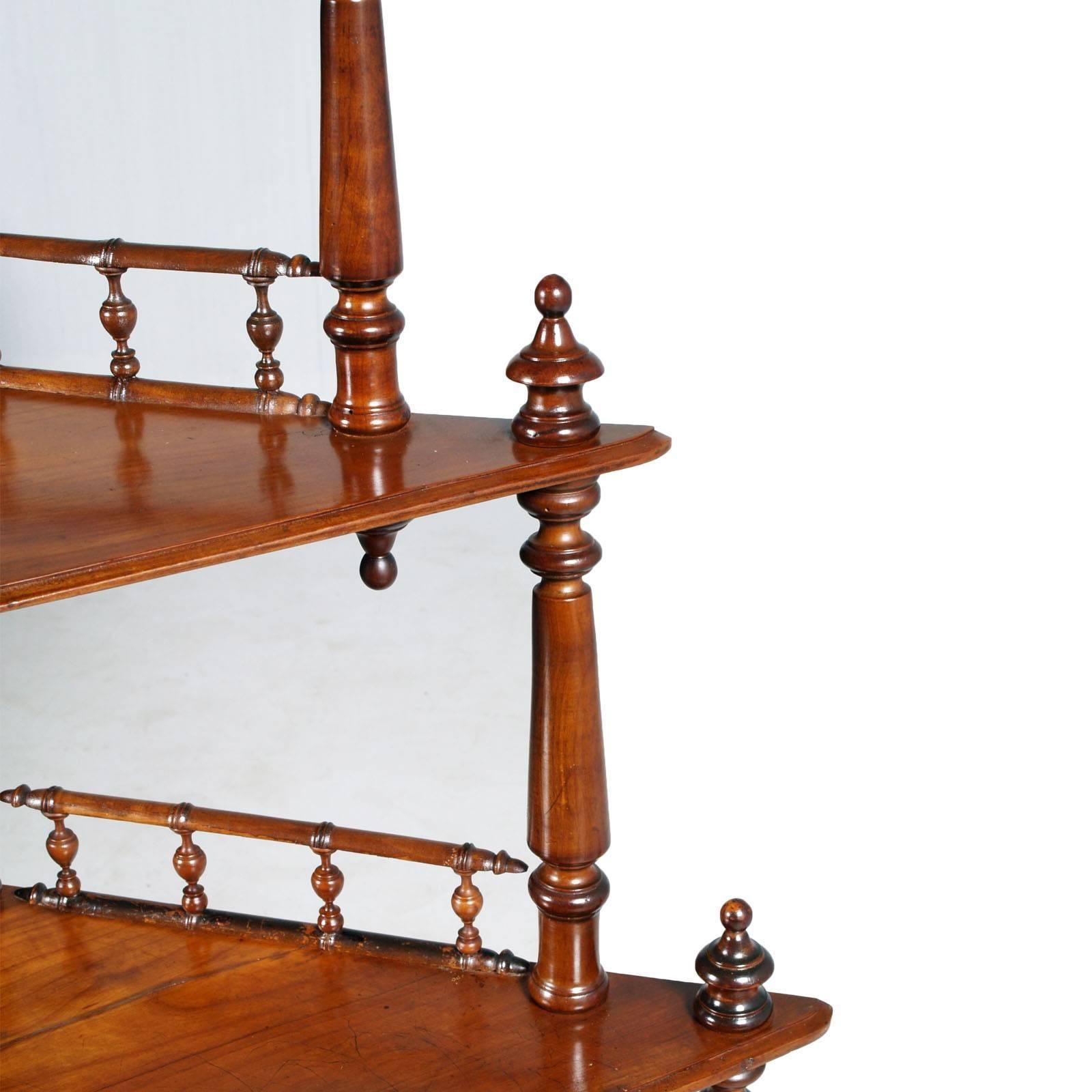 18th Century Corner étagère In Walnut And Turned Walnut Restored Polished To Wax photo buy