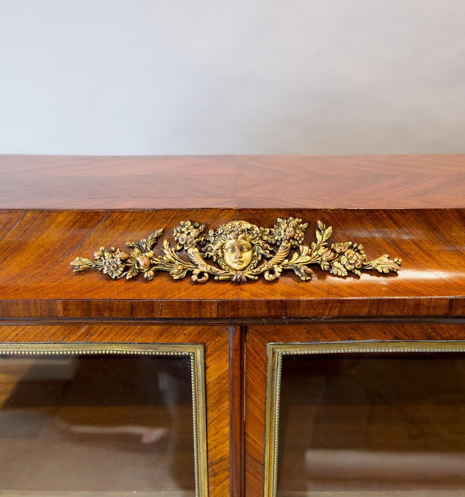 A Kingwood Bonheur Du Jour, 1800s photo 2950.0