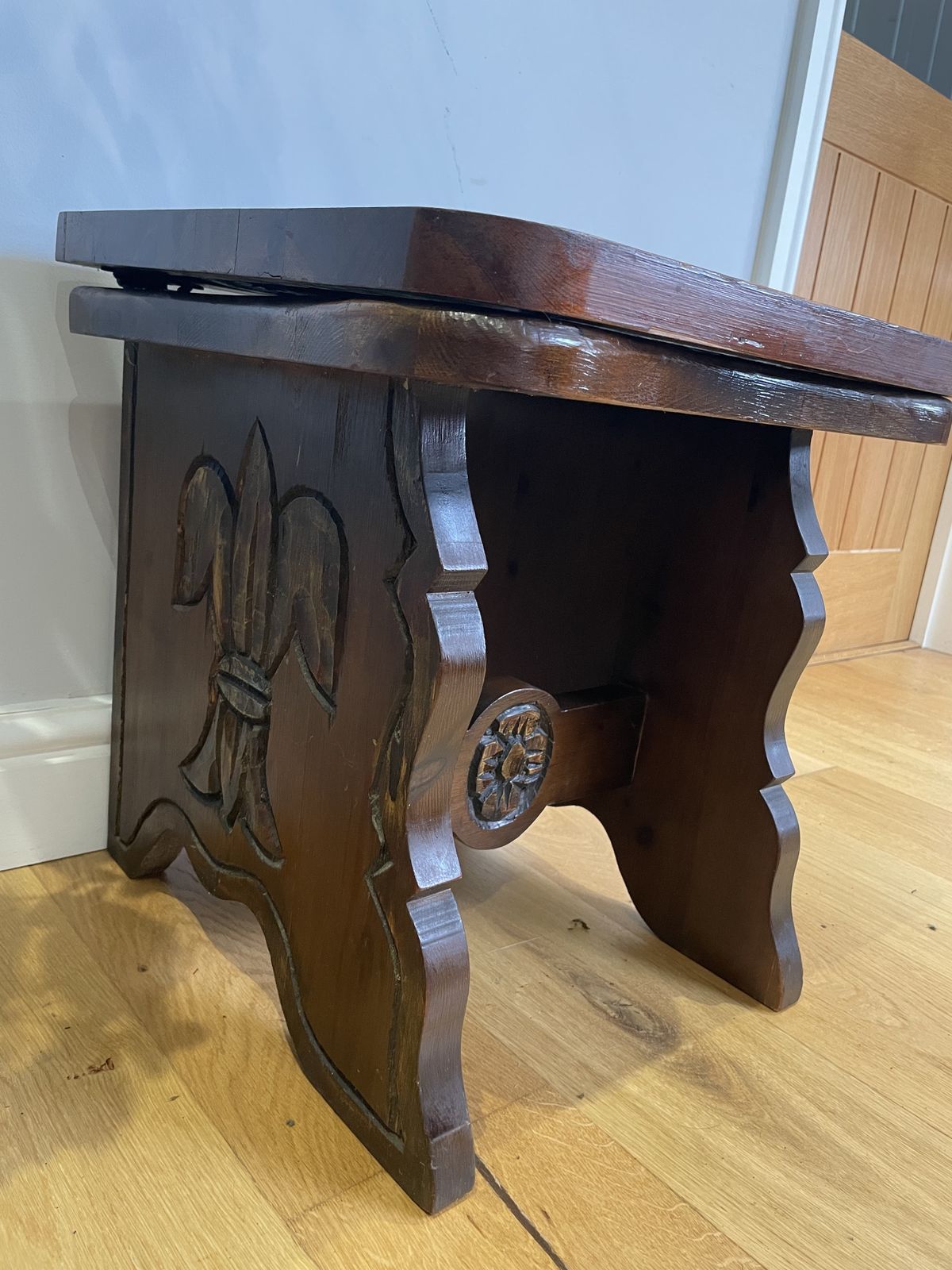photo furniture Antique Metamorphic Table/ Chair Carved Oak