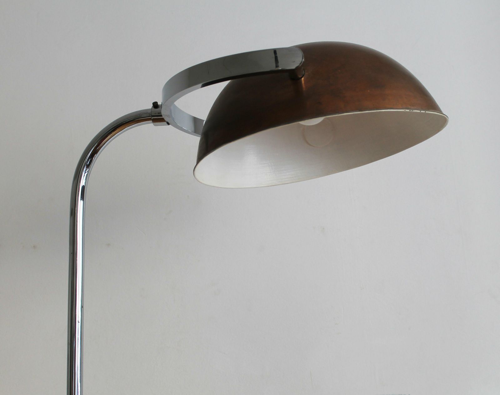 590.0 1930's Modernist Floor Lamp, 1930s photo