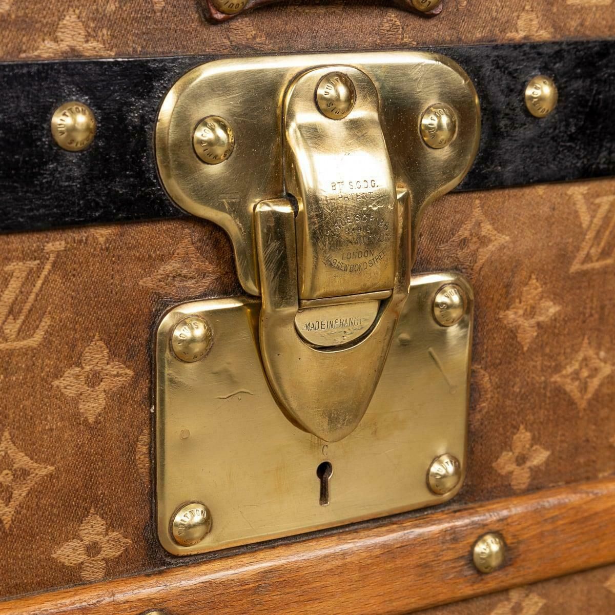 photo vinterior Antique 20thc Louis Vuitton "Malle Haute" Trunk In Woven Canvas, France C.1900