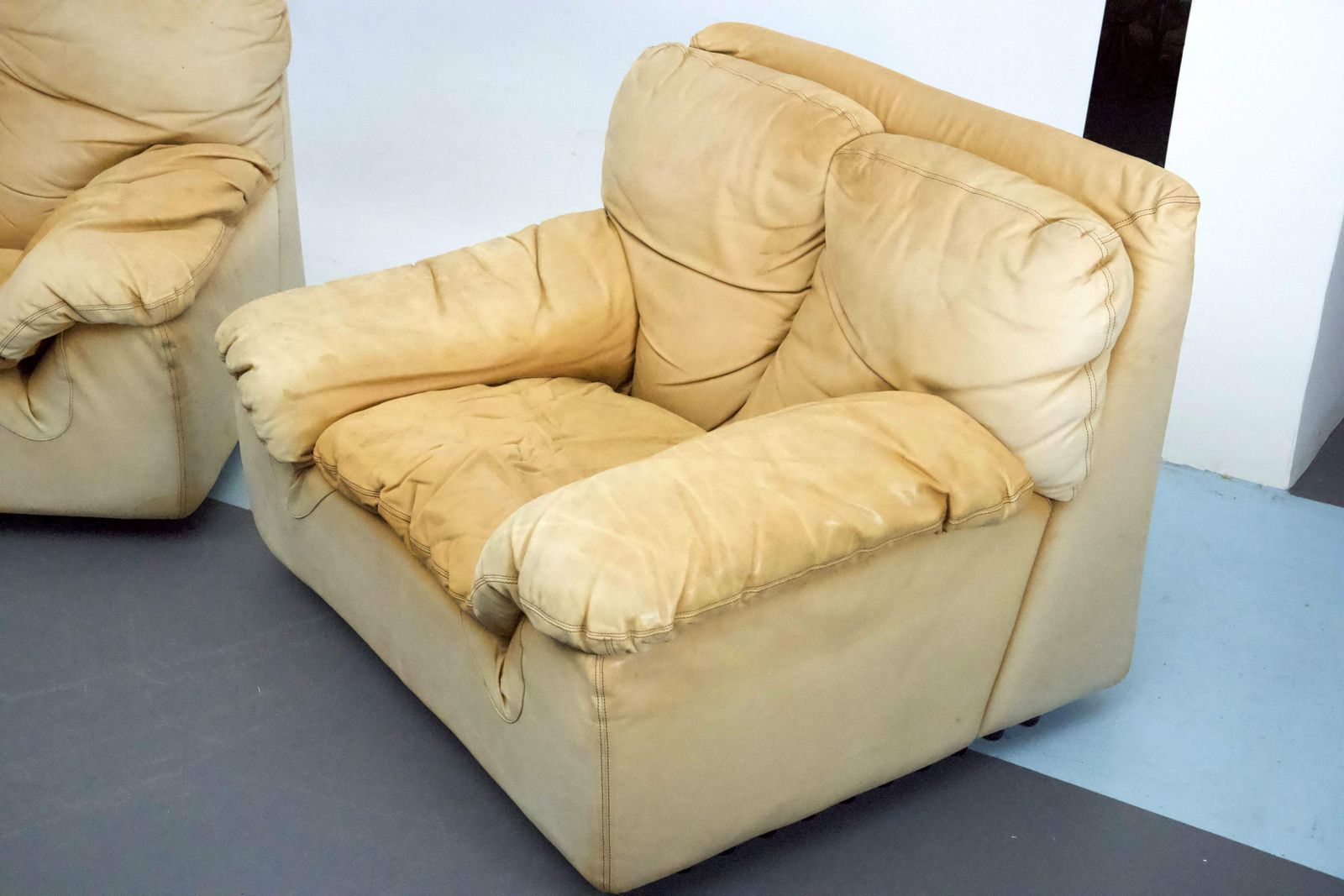 Vintage Pair Of Leather Armchairs By Ammannati And Vitelli For Brunati, Italy 1970s. photo vinterior