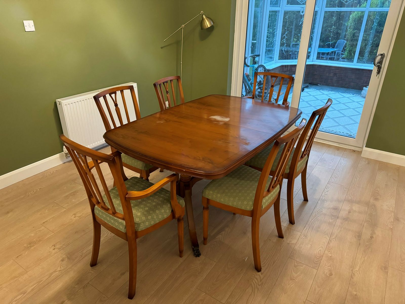 Vintage Yew Wood Twin Pedestal 6 To 8 Seat Extendable Table photo 100.0
