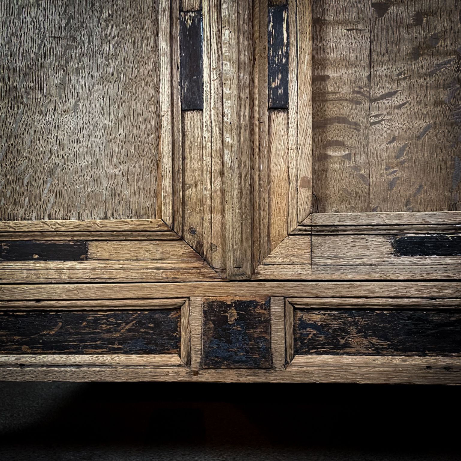 photo vinterior Rustic 17th Century Oak Dutch Gatehouse – Utrecht