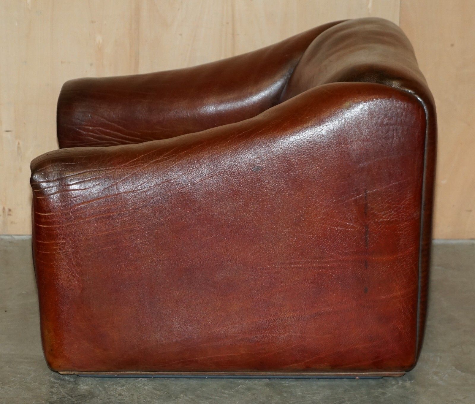 8000.0 Pair Of Restored De Sede Ds47 Reclining Brown Buffalo Neck Leather Armchairs photo