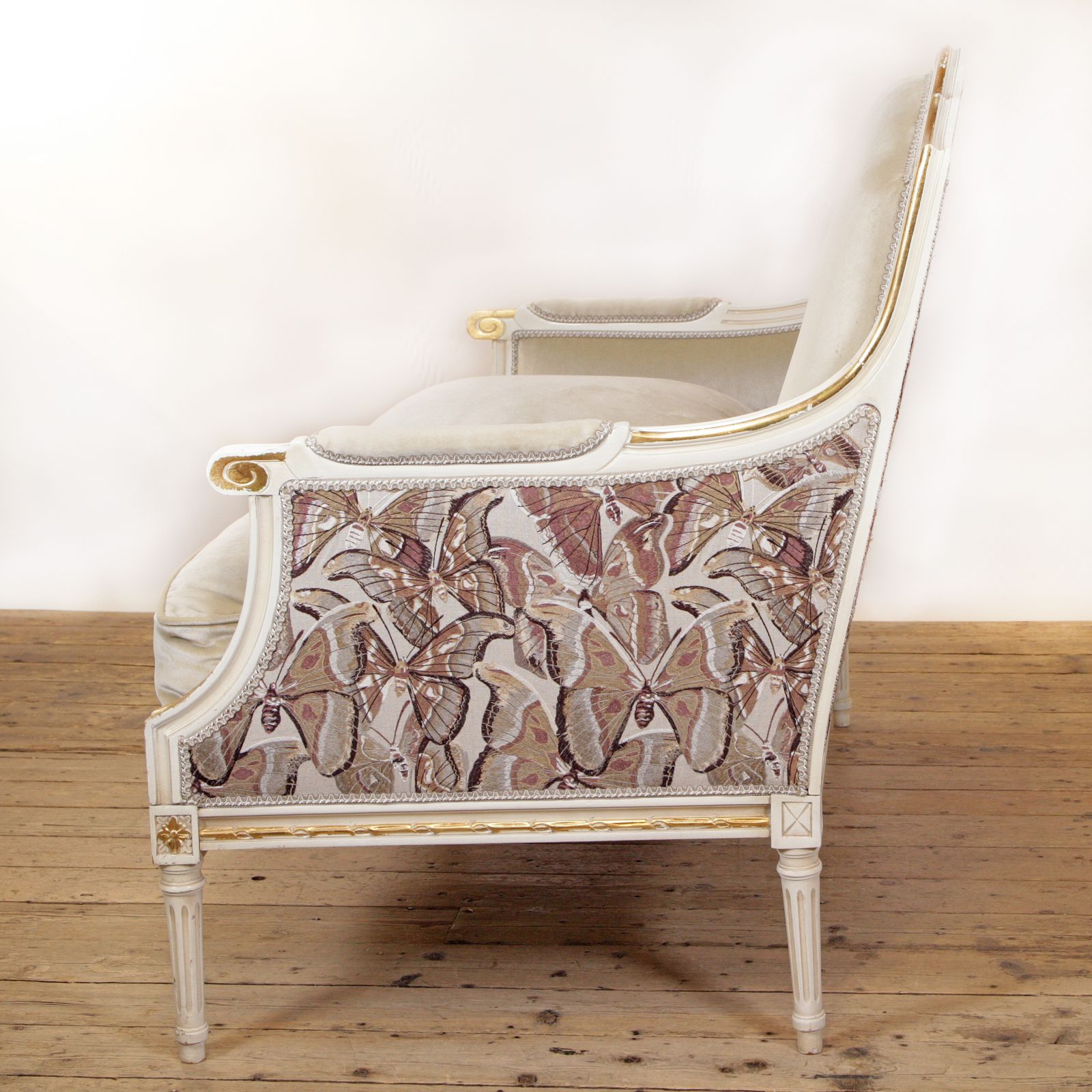 A Louis Style Canapé Settee In Holland & Sherry Velvet And Lizzo Embroidered Linen photo furniture