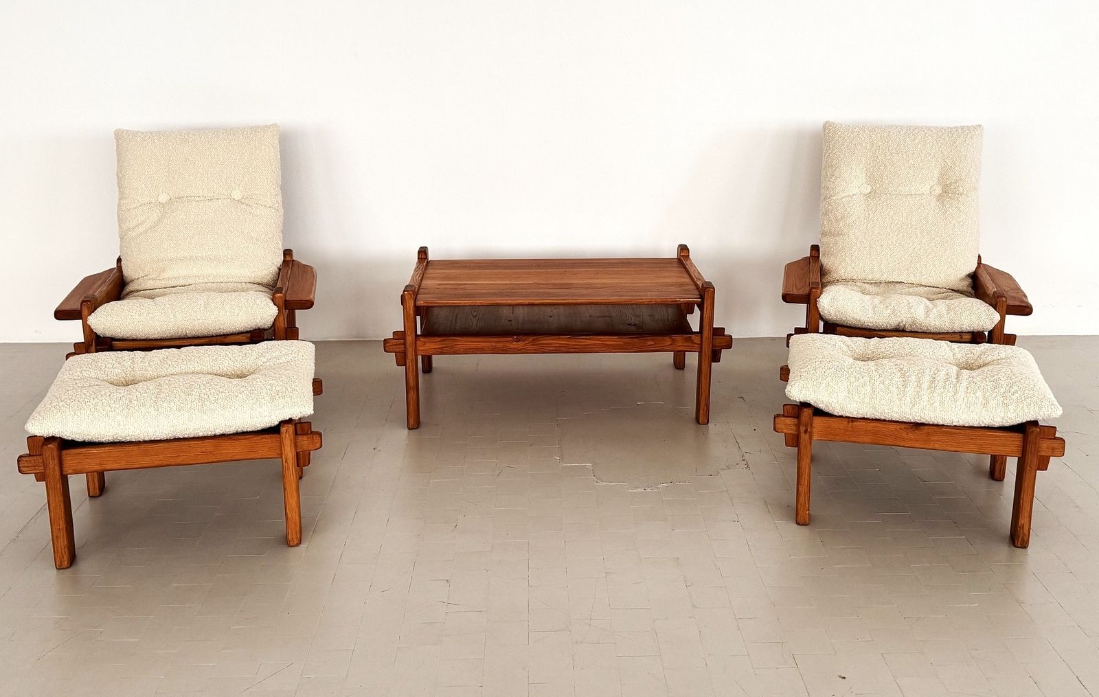 photo vinterior Italian Country Living Room Set In Solid Oak With New Bouclé Upholstery, 1970s, Set Of 5 Pcs.