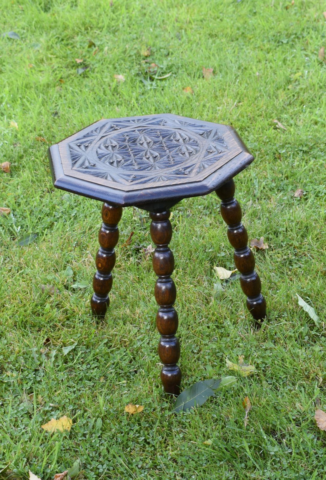Octagonal Bobbin Turned Table, 1900s photo 95.0