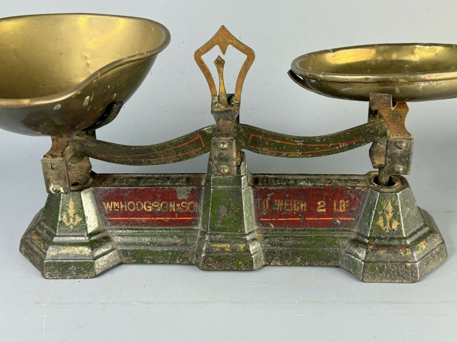 Antique Cast Iron & Brass Weighting Scales By Wm. Hodgson Salford, In Original Paint photo vinterior