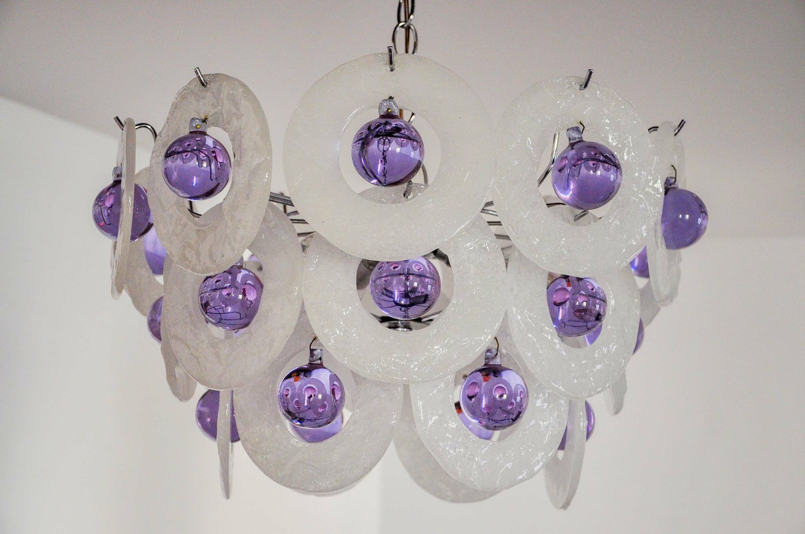 Sphera Chandelier By Gino Vistosi, Purple And White Murano Glass, Italy, 1970 photo Lighting