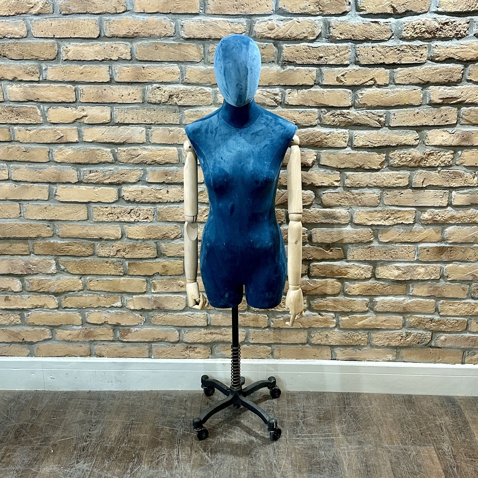 Suede Lined Articulated Mannequin