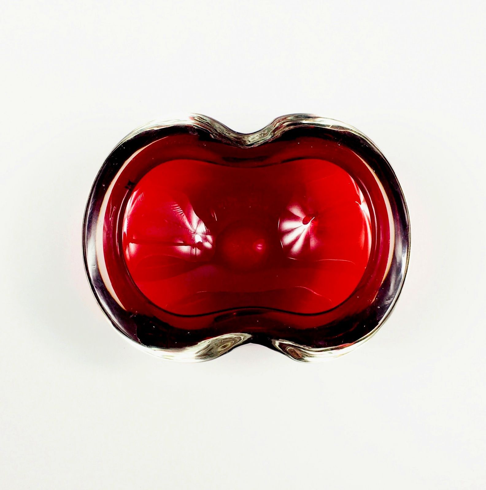Large Sommerso Murano Glass Bowl Or Vide Poche Attributed To Flavio Poli, Italy, 1960s/1970s photo vinterior