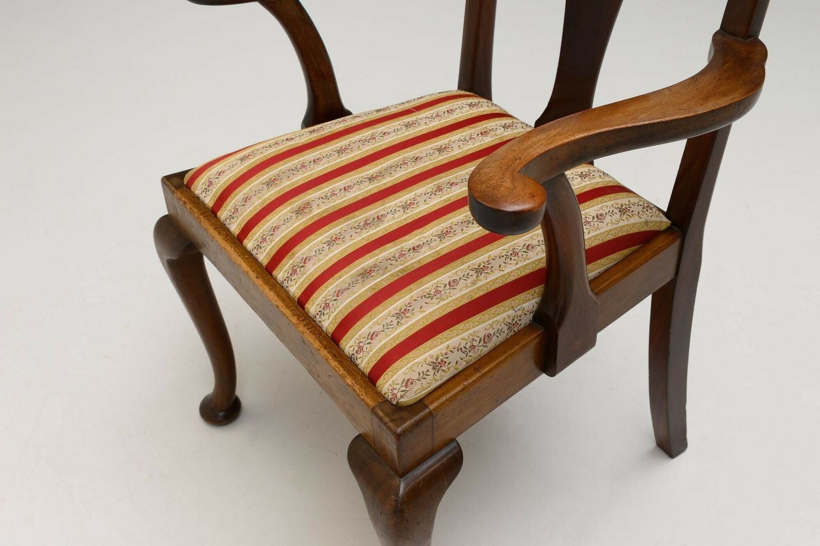 Queen Anne Style Armchair, 1970s photo Furniture