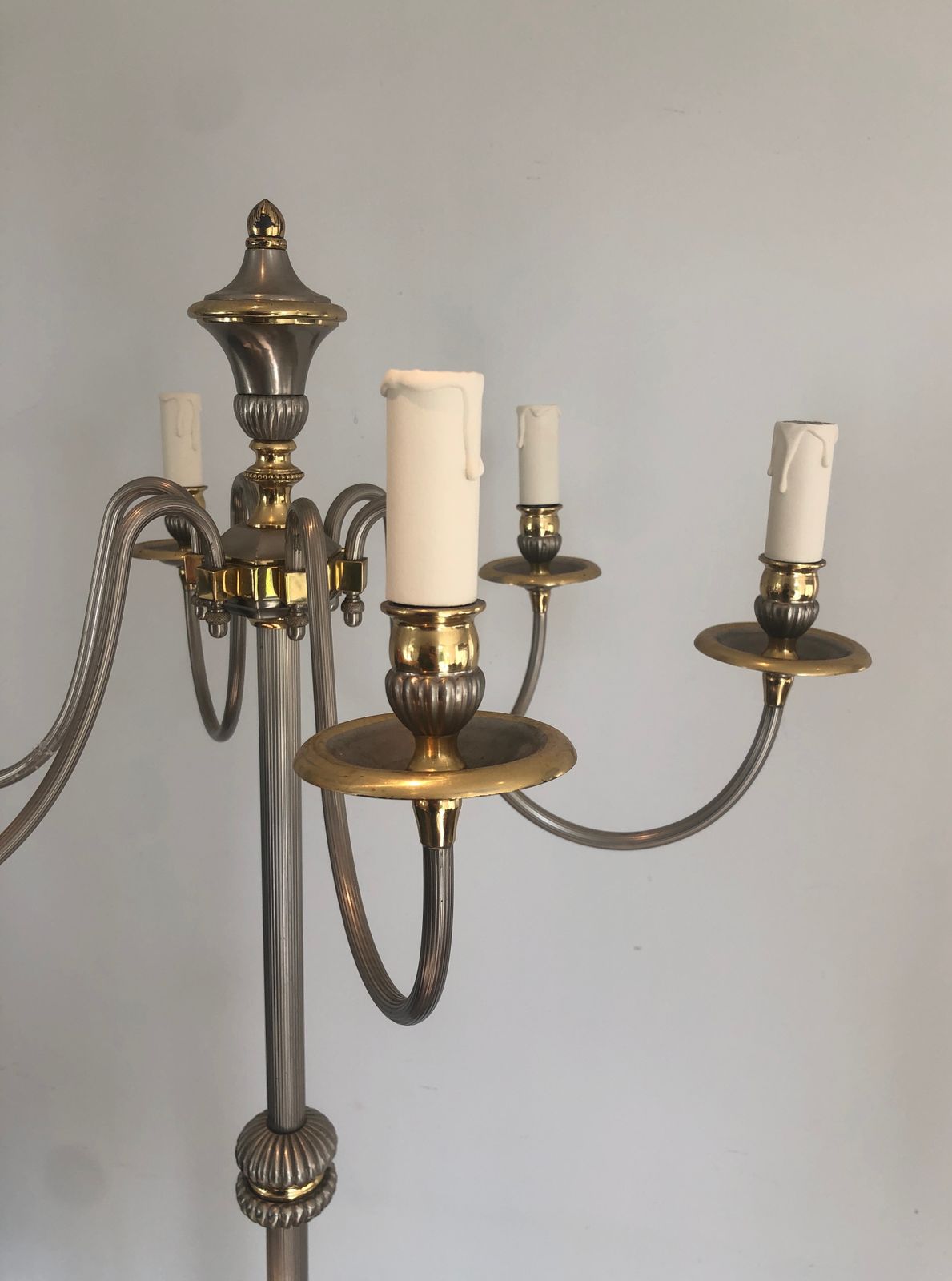 photo furniture Silver Metal Floor Floor Lamp And 6 Arch Of Light Floor Lamp For Flooring Made Of Silver Plated Metal And Brass With 6 Arm Free Of Light. French Work.