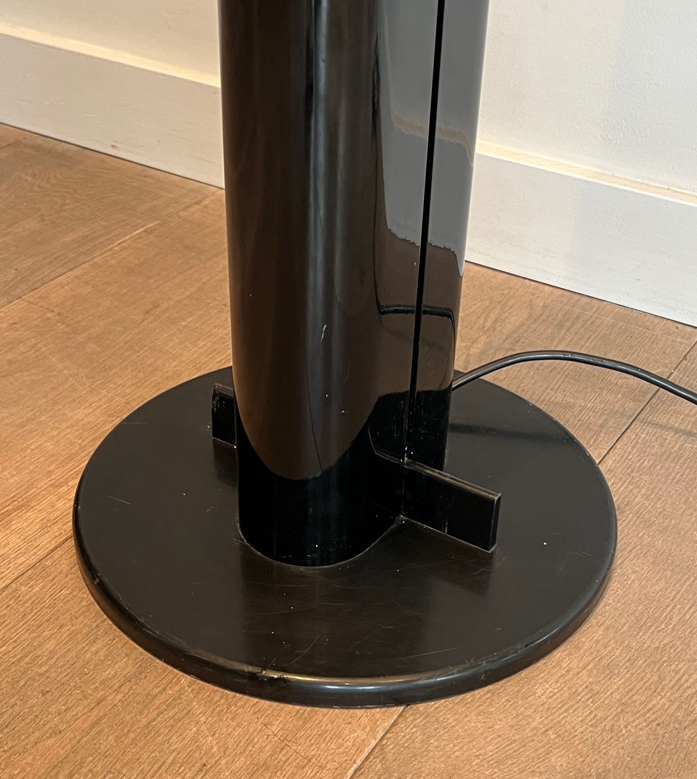 Halogen Floor Lamp Model Megaron In Black Lacquered Metal By Gianfranco Frattini photo buy