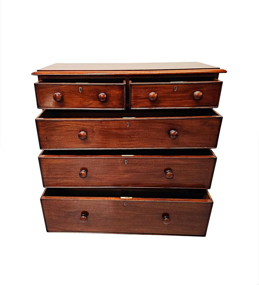 A Very Fine Irish Early 19th Century Chest Of Drawers photo buy