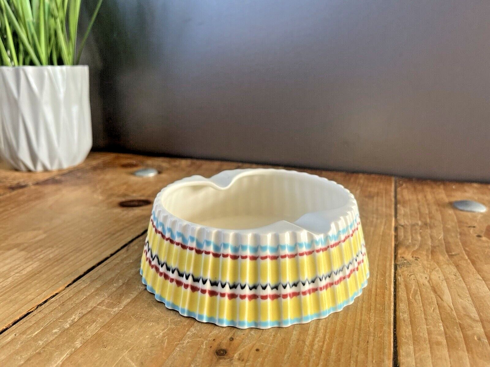 photo vinterior Mid Century Modern 60's Hornsea Rainbow John Clappison 540 Ribbed Retro Ashtray