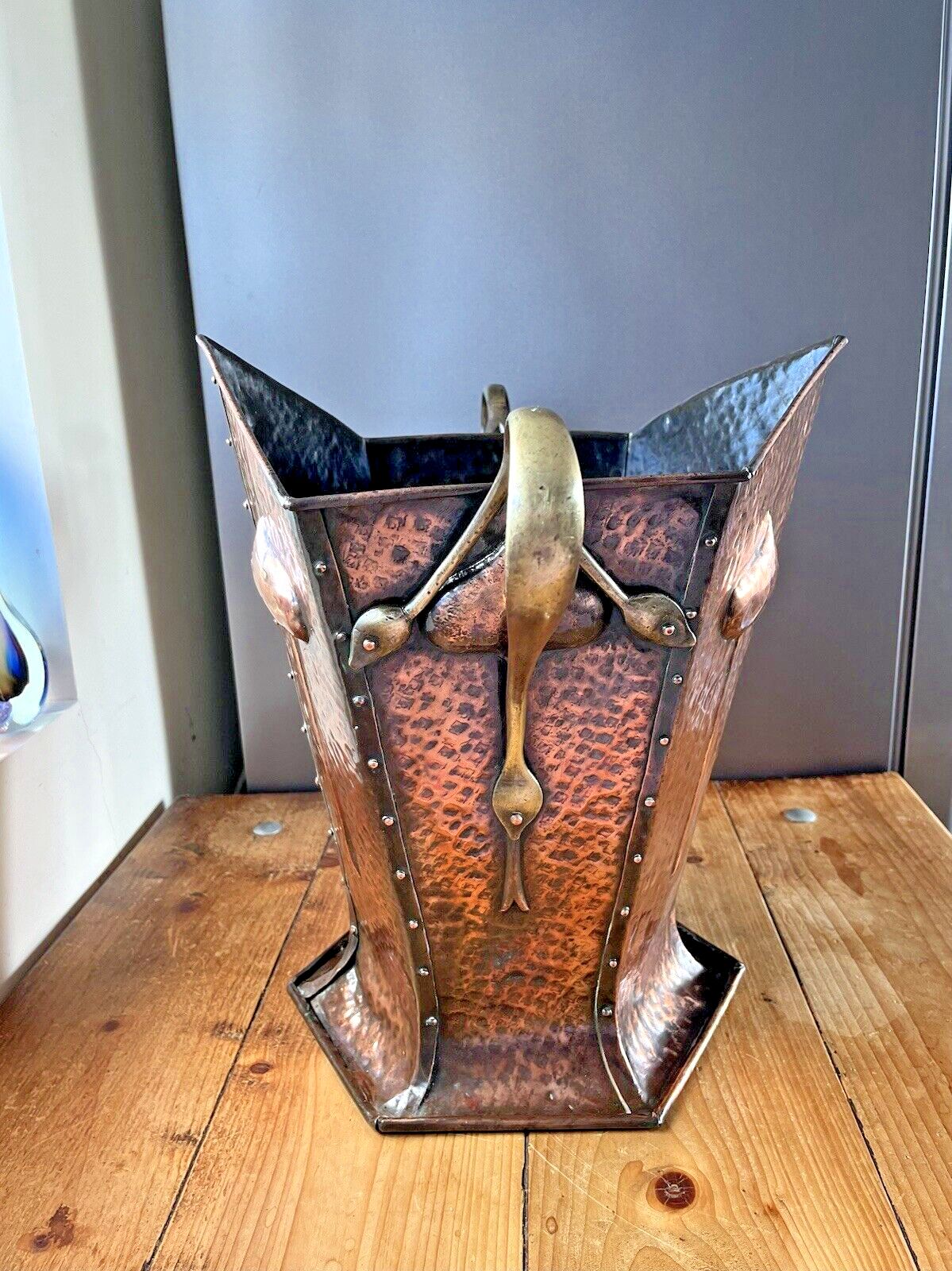 Antique Art Nouveau Beaten Copper Brass Riveted Coal Box Scuttle Log Bucket Bin photo 895.0
