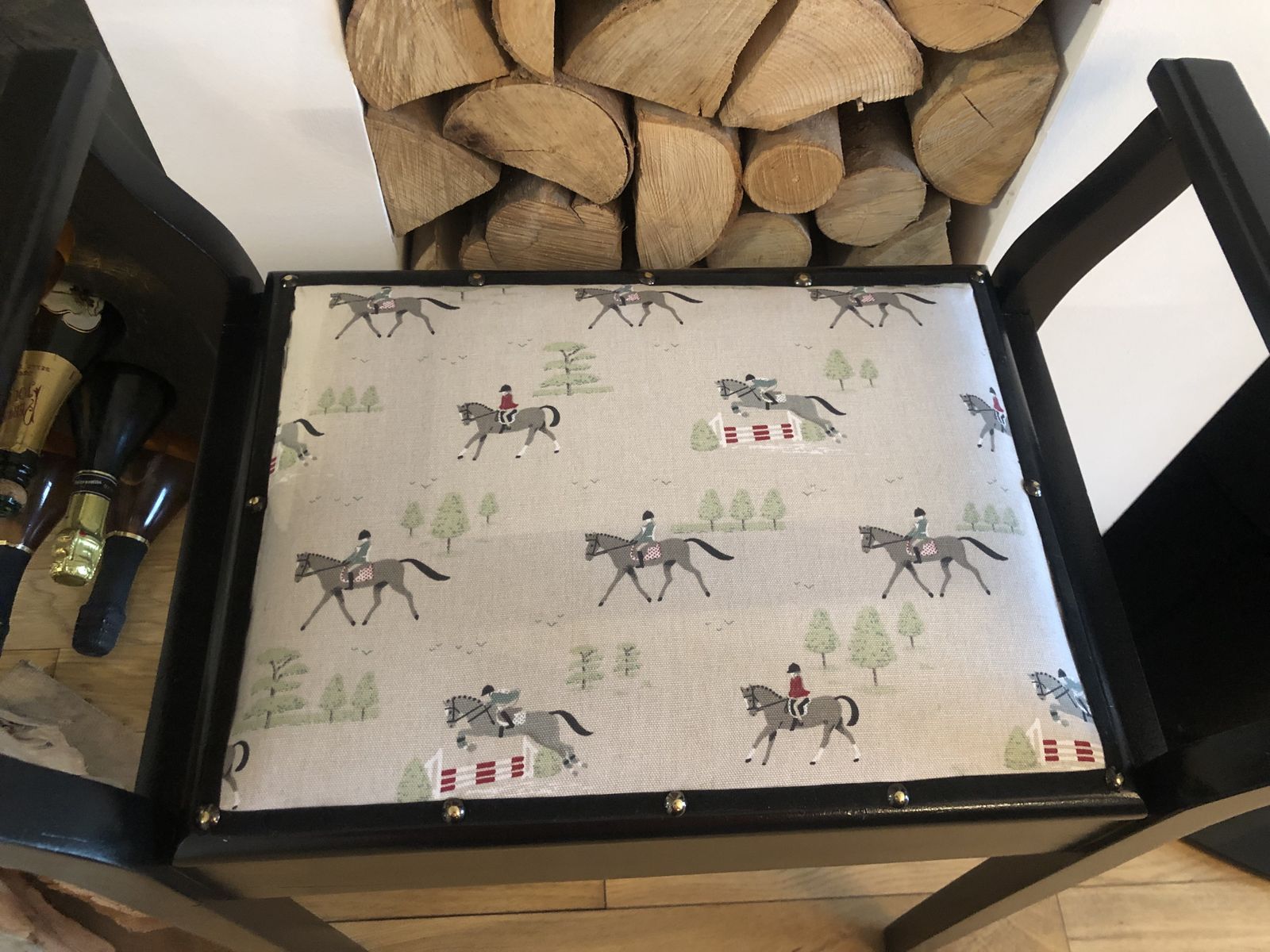 Beautifully Renovated Sophie Allport Show Jumping / Equestrian Fabric photo Furniture