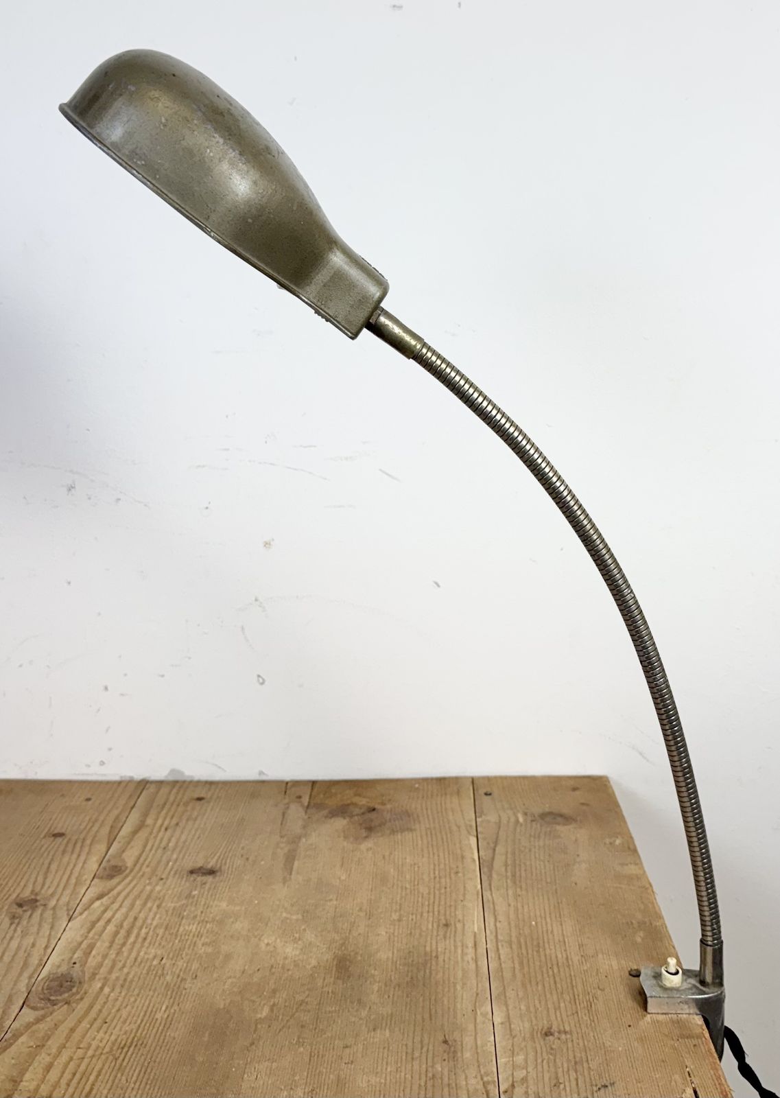 photo vinterior Vintage Grey Italian Gooseneck Table Lamp From Gcme, 1950s
