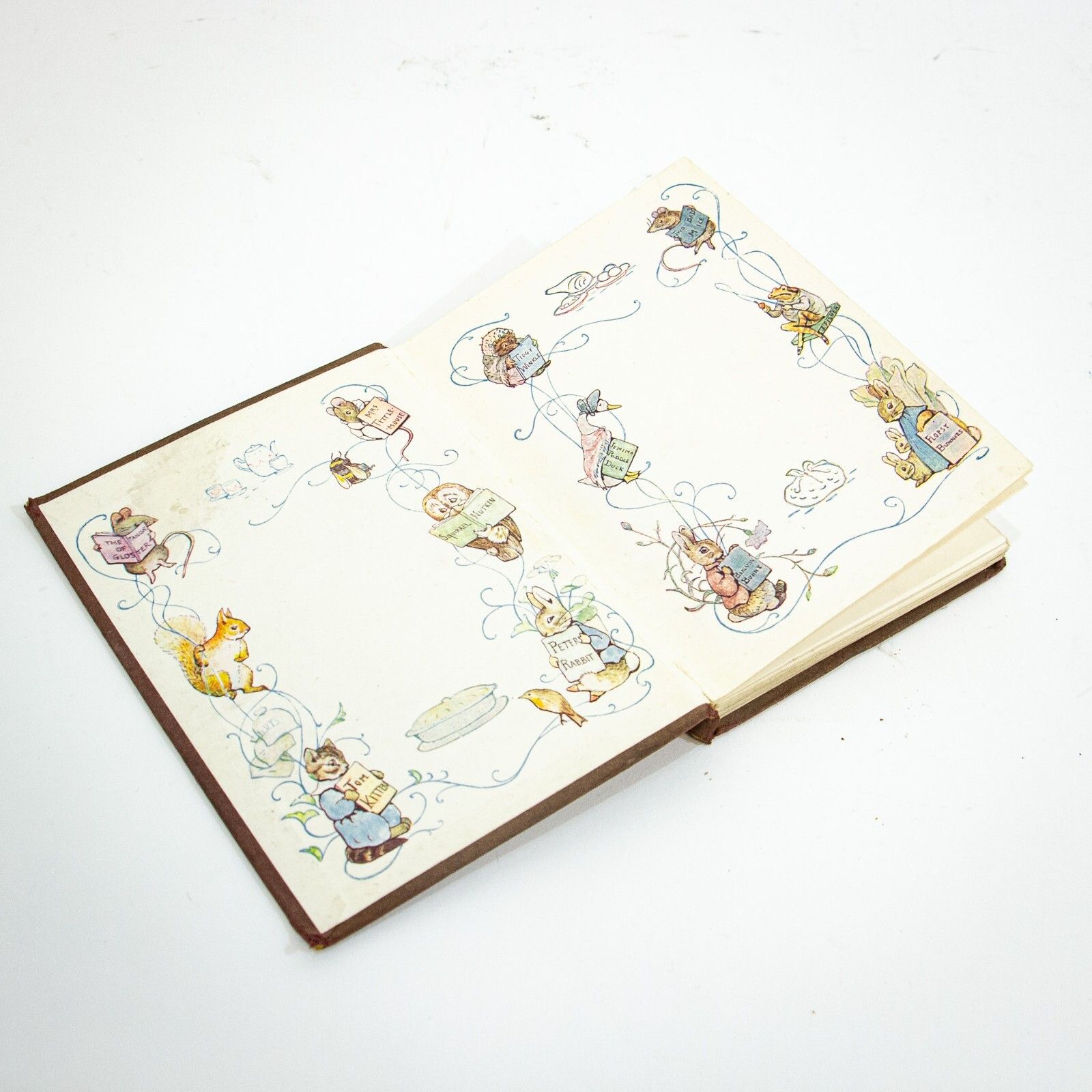 Beatrix Potter 1st Trade Edition ' The Tailor Of Gloucester' photo Home Decor