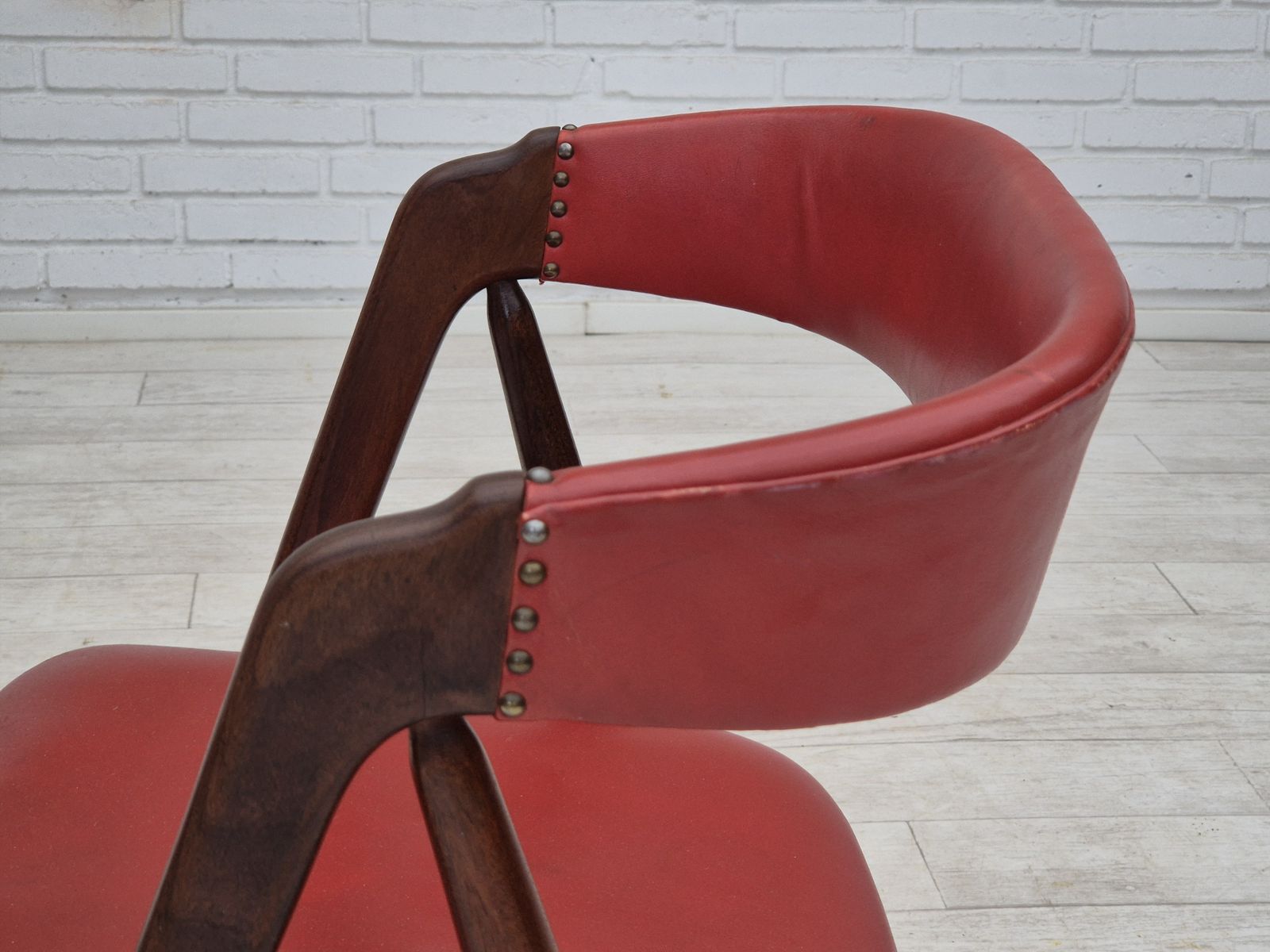 photo vintage 1960s, Danish Chair By Farstrup, Original Condition, Solid Teak Wood, Leather.