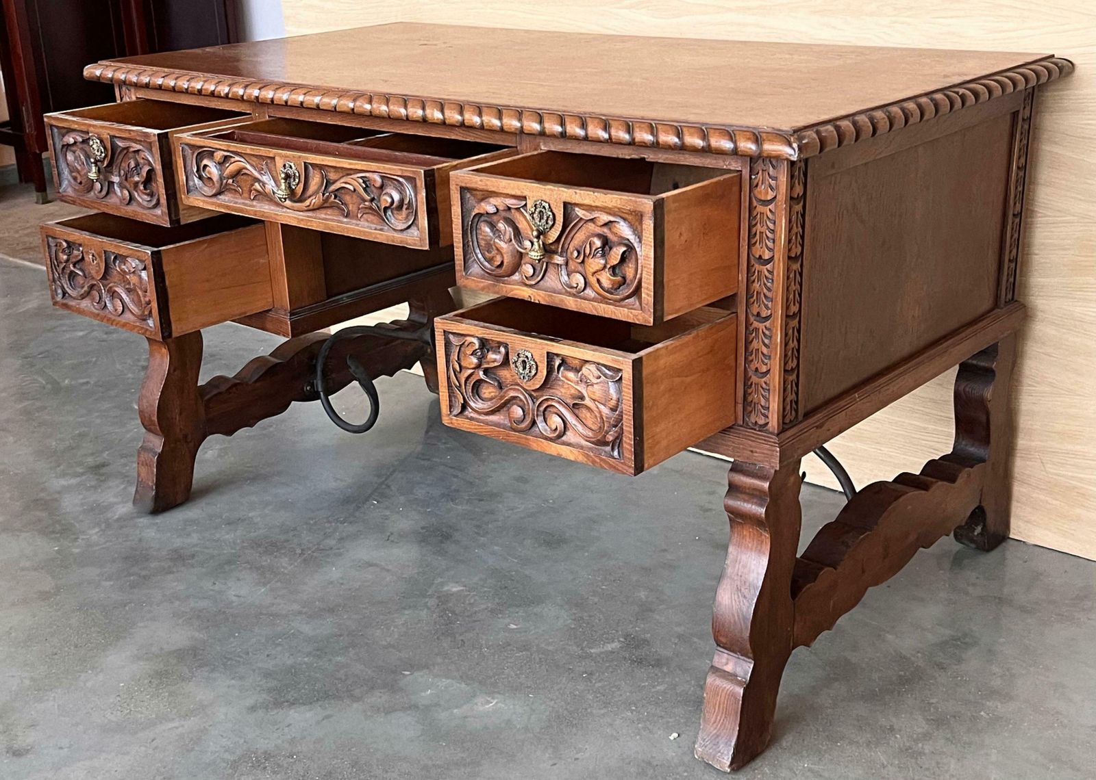 Table de bibliothèque ou bureau baroque espagnol à deux faces en chêne, XIXe siècle photo vintage