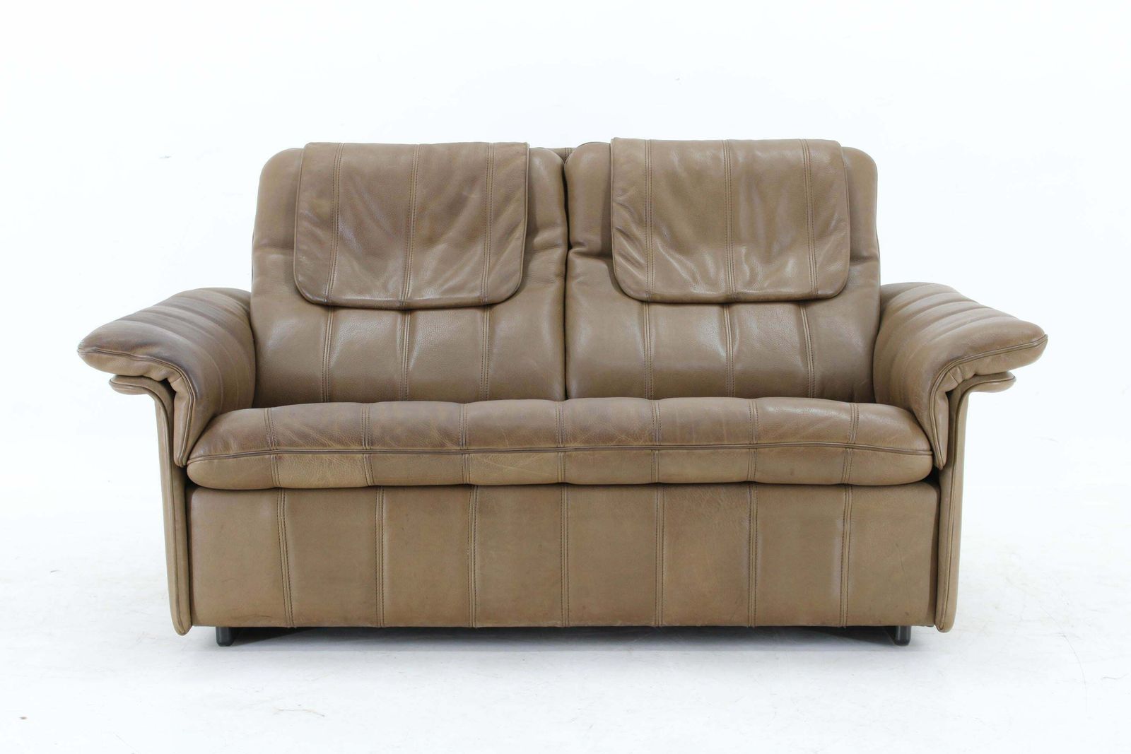 1970s De Sede Exclusive Buffalo Leather 2  Seater Sofa , Switzerland photo furniture