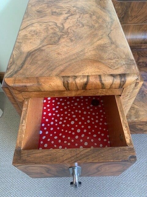 Unusual Walnut Mirrored Unit With Drawers In Excellent Condition. Suitable For A Hallway Or Dressing Room. photo buy