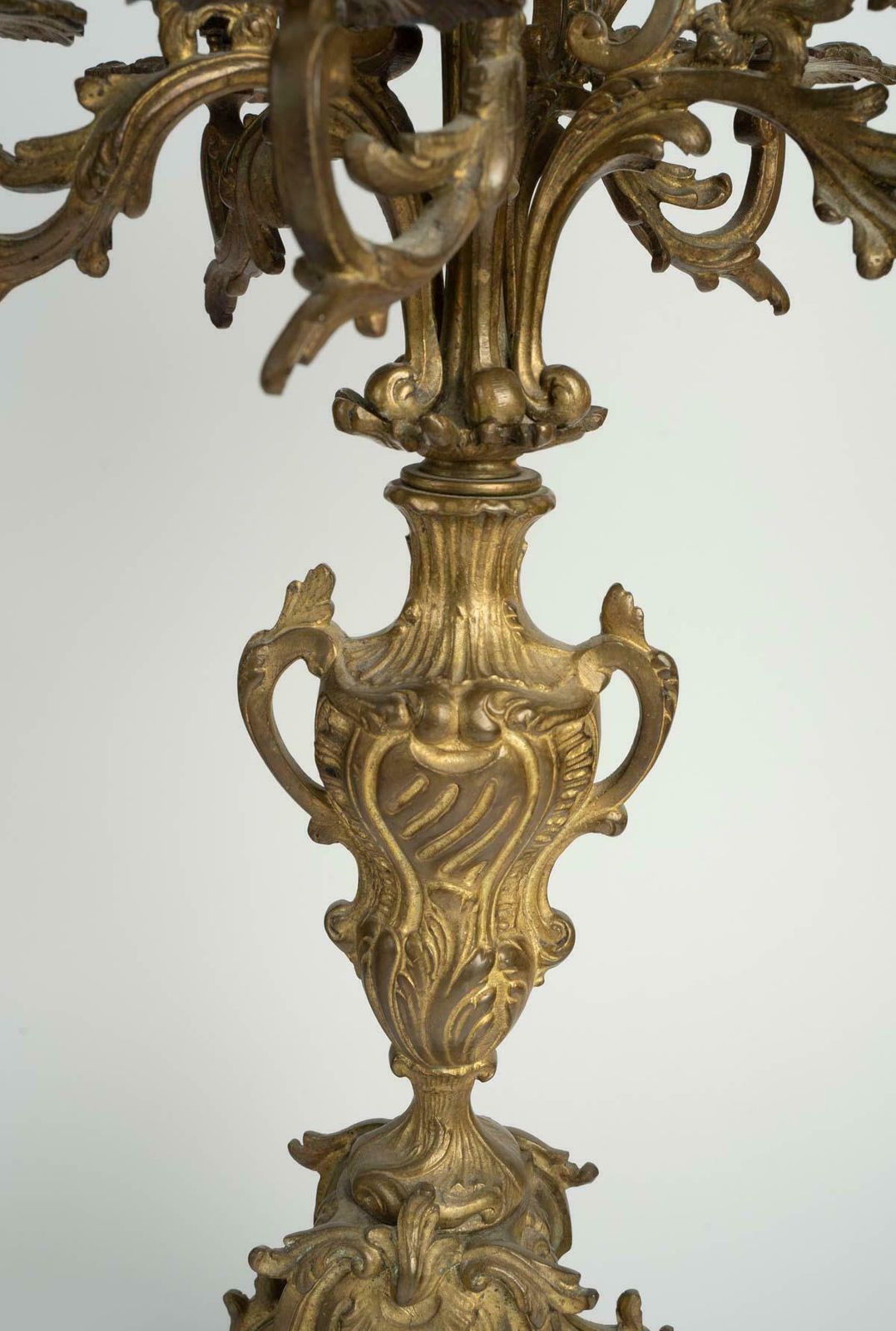 An Important Pair Of Bronze Candelabra From The 19th Century. photo vinterior