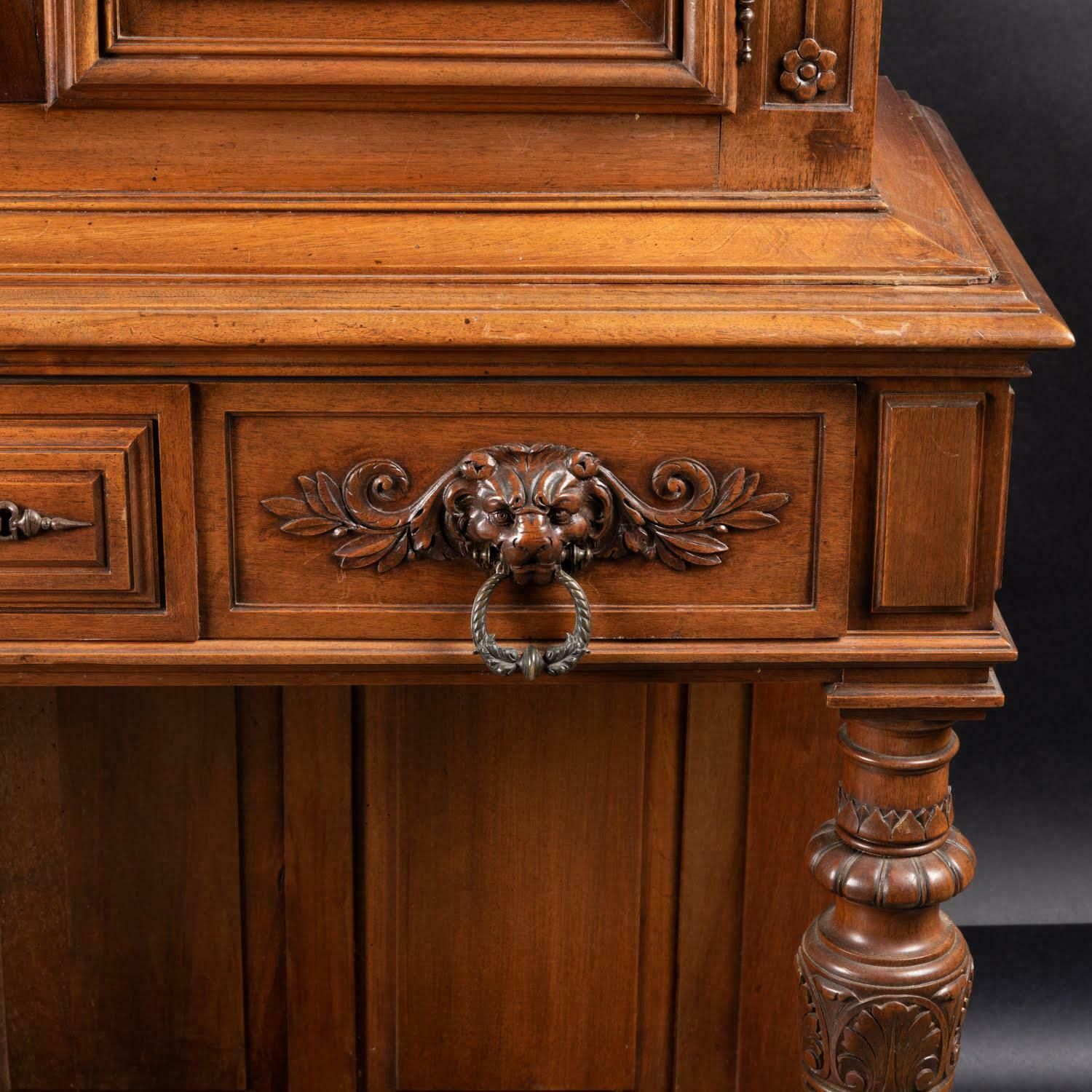 Renaissance Style Cabinet In Carved Walnut, 19th Century. photo vinterior