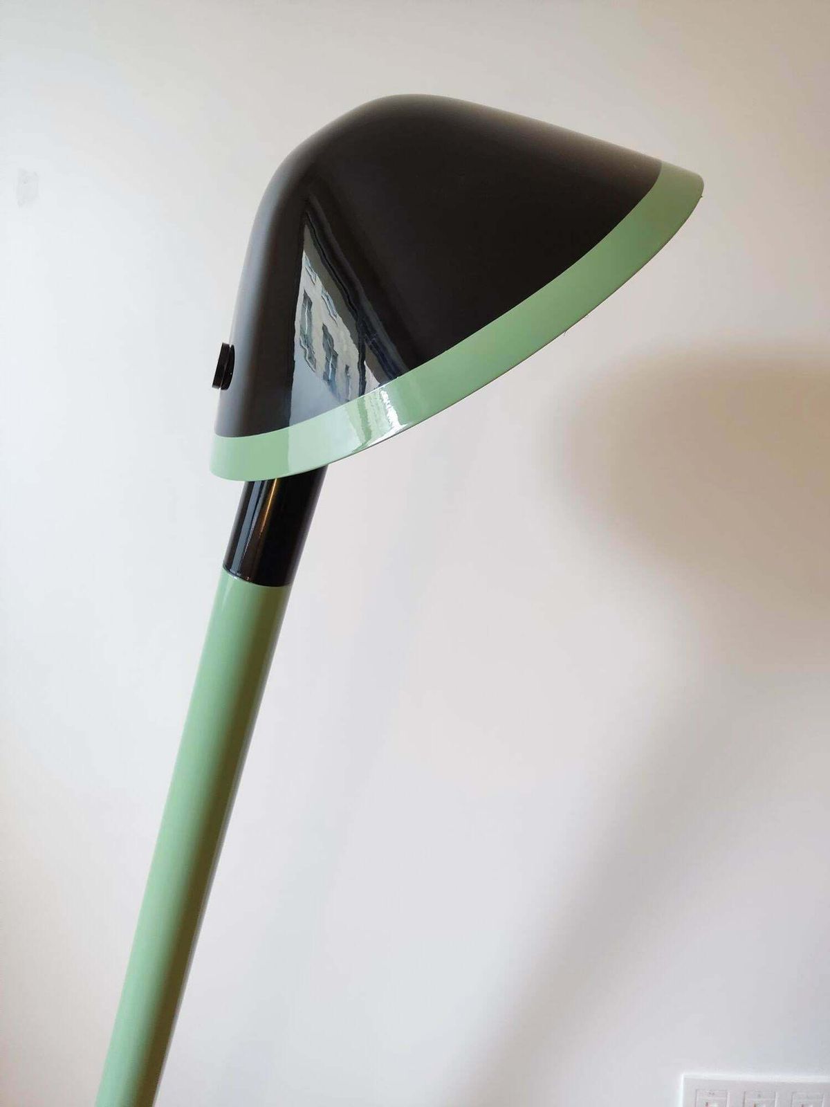 photo vinterior Lacquered Floor Lamp   The Man Who Leans   France 1970