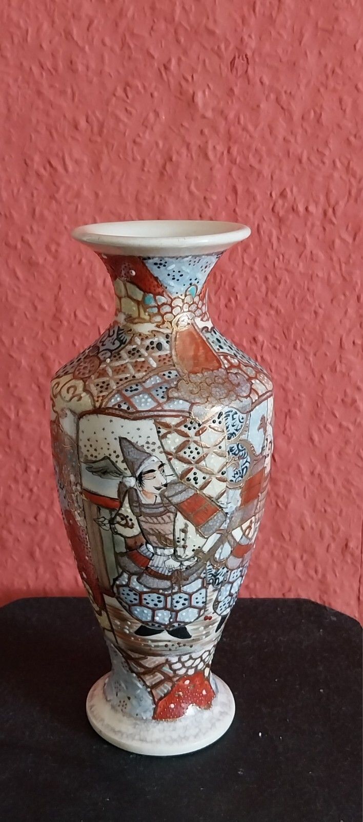 Antique Vintage Japanese Satsuma Vase Hand Painted Gilded 19 Cm