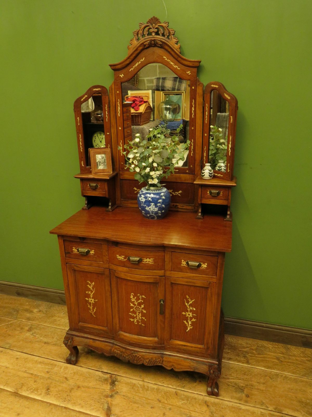 495.0 Antique Eastern Dressing Table With Bone Inlays photo