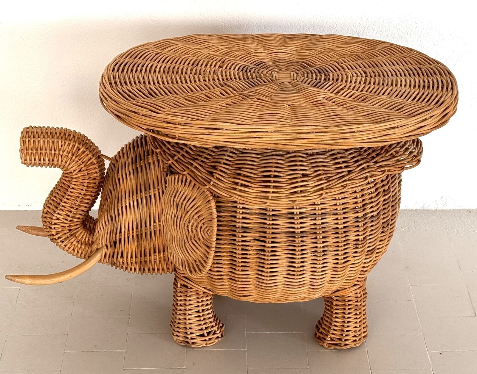 Italian Elephant Side Table In Wicker By Vivai Del Sud, 1970s photo for sale