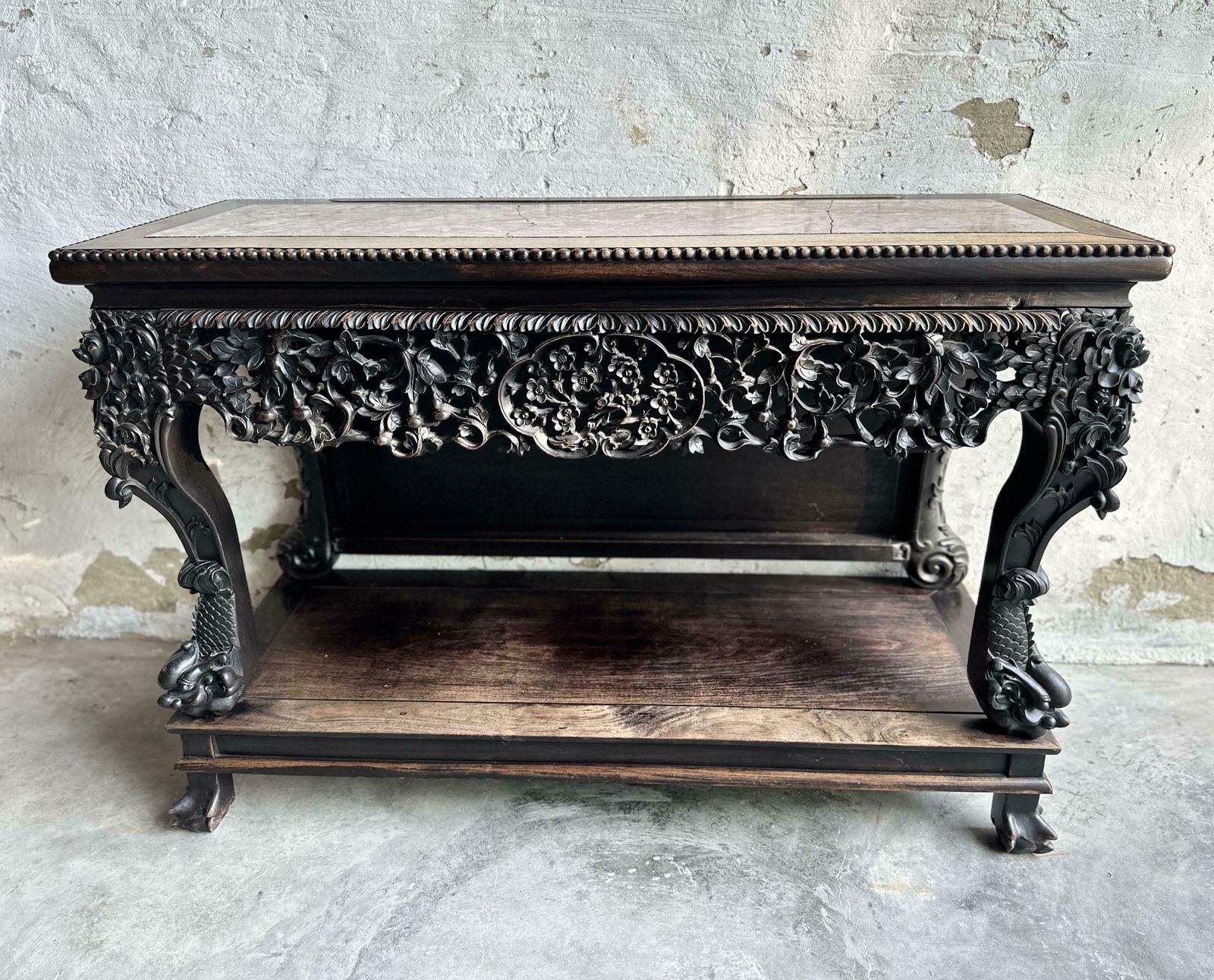 photo for sale Antiek 19e Eeuws Qing Dynastie Handgesneden Console, Ca. 1860, China.