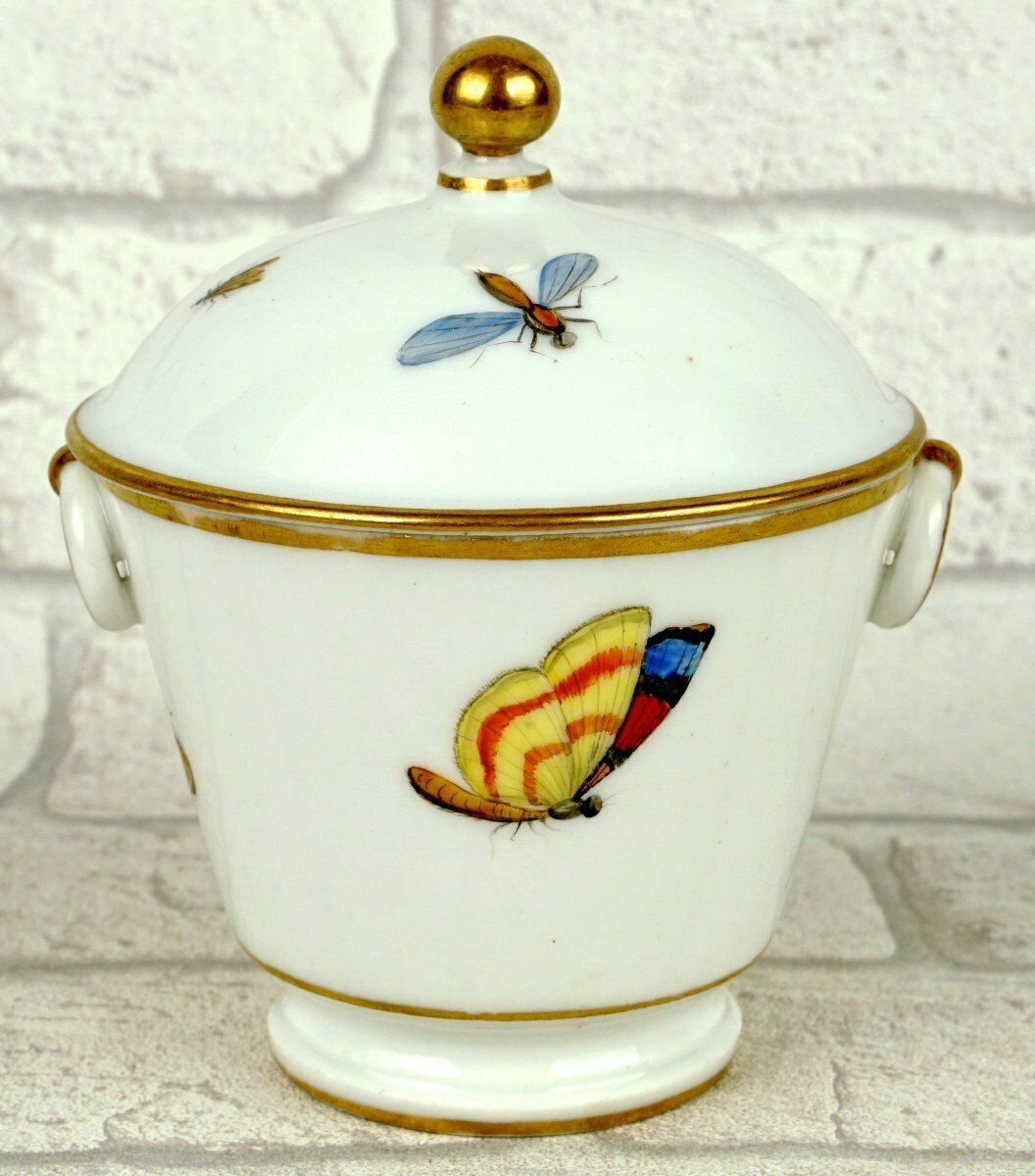 Sugar Bowl (Sugar Pot) And Its Lid In Brussels Porcelain   Louis Crette   Ep. 18th Century photo for sale