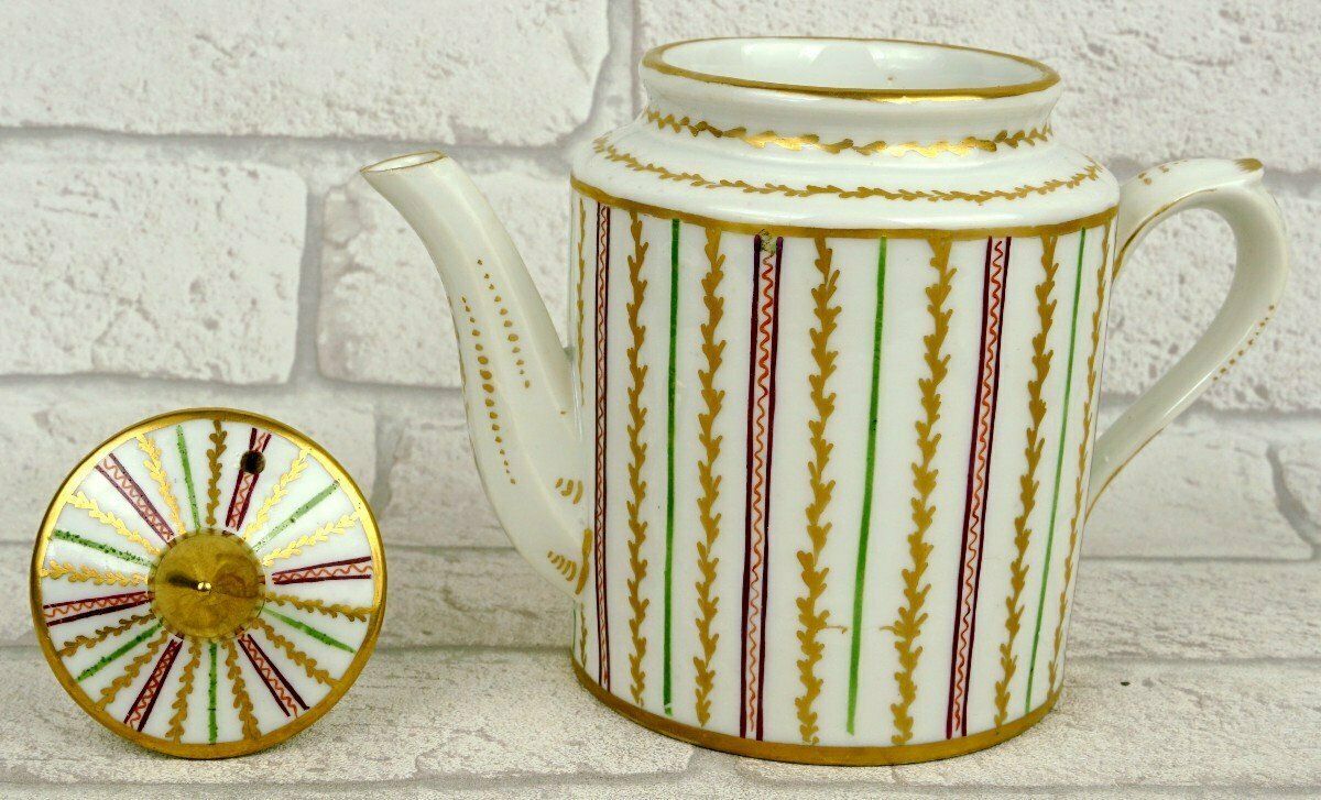 Bordeaux Porcelain Teapot Coffee Pot   Atelier Des Verneuilh   18th Century photo 712.0