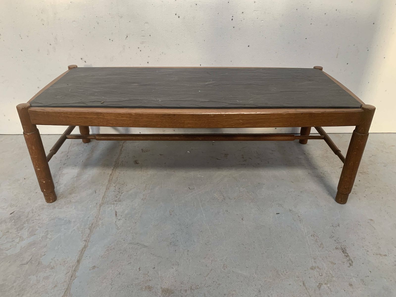photo furniture 20th Century Oak Coffee Table With Slate Top