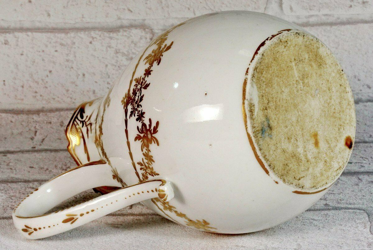 Paris Porcelain Water Jug   Clignancourt Manufacture   Au Moulin Brand   18th Century photo vinterior
