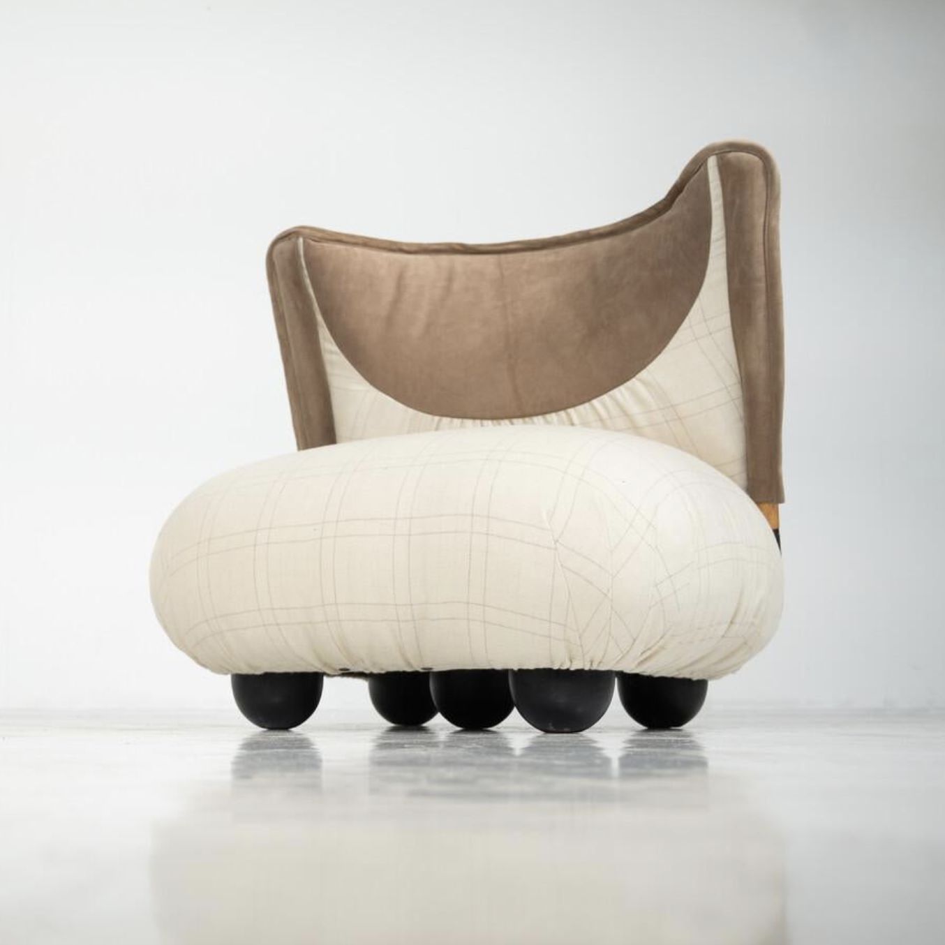 Furniture Pair Of ” Le Bugie” Lounge Chairs By Alessandro Becchi For Giovannetti, 1980s – New Upholstery photo