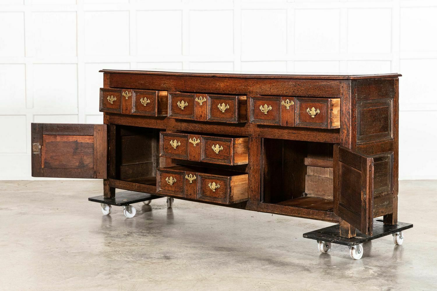 George III English Oak Dresser Base photo vinterior