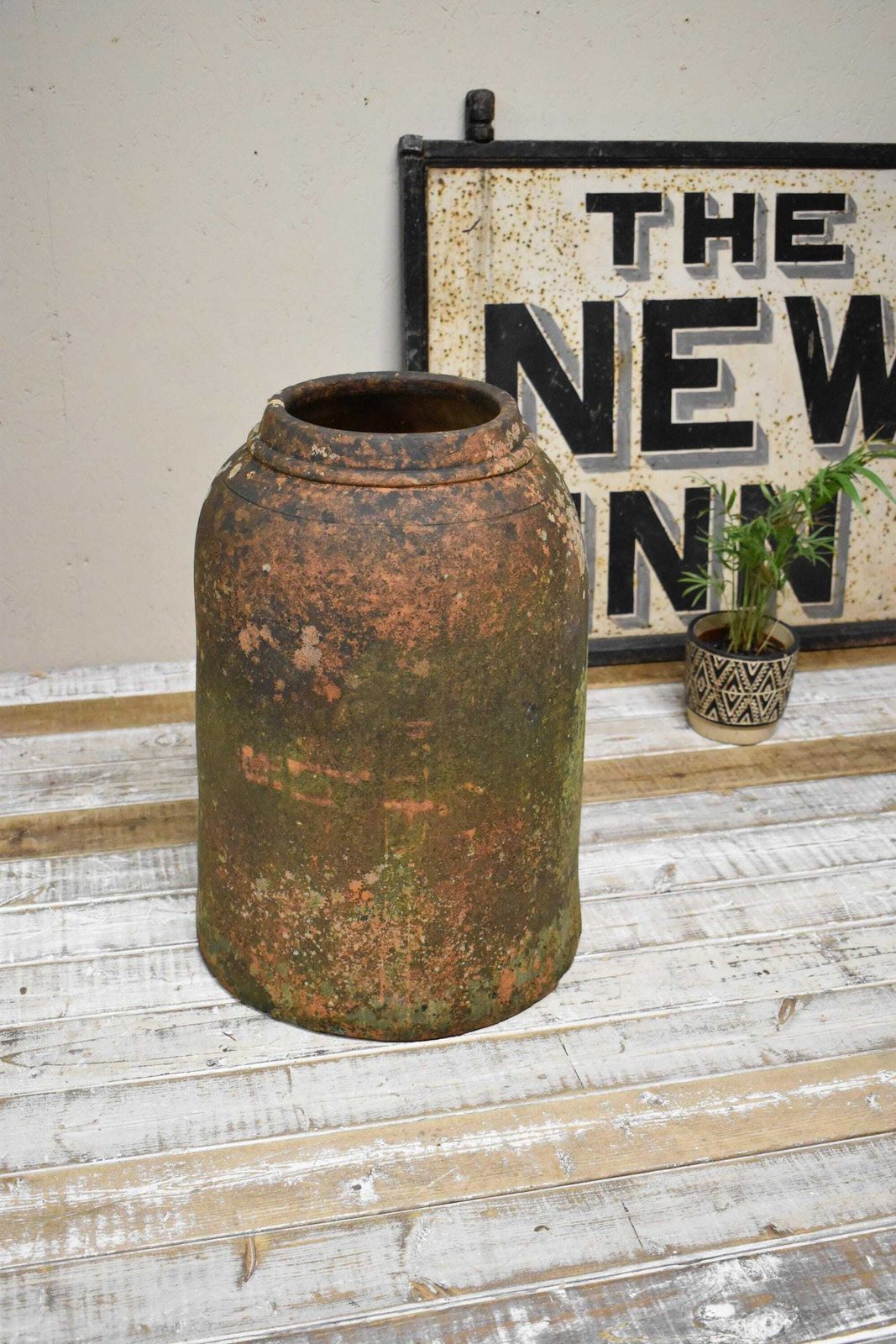 Large Weathered Terracotta Rhubarb / Kale Forcer Pot photo furniture