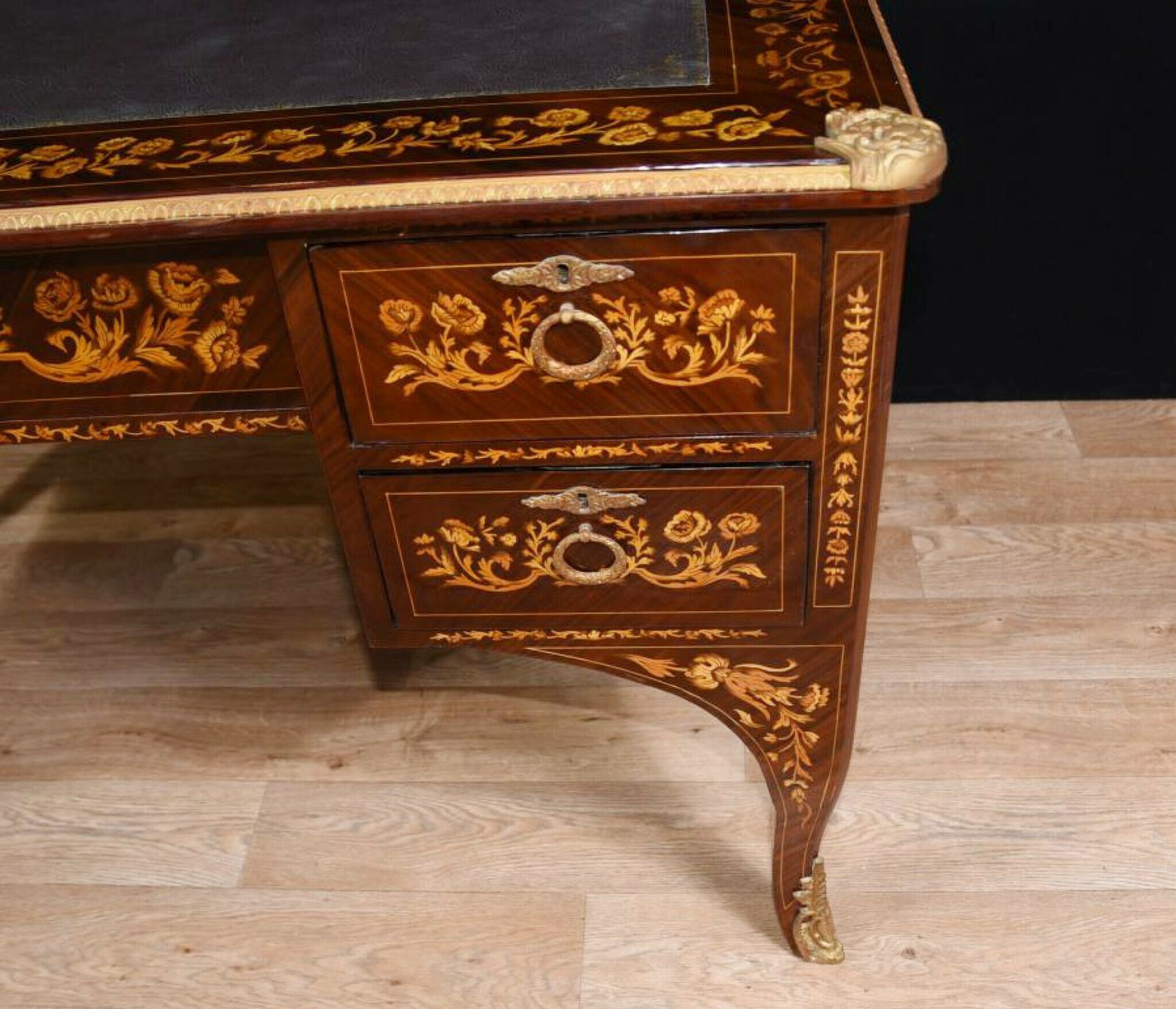 French Desk   Louis XV Knee Hole Writing Table Bureau photo for sale